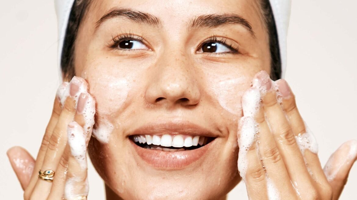 The Difference Between Cleansing and Exfoliating
