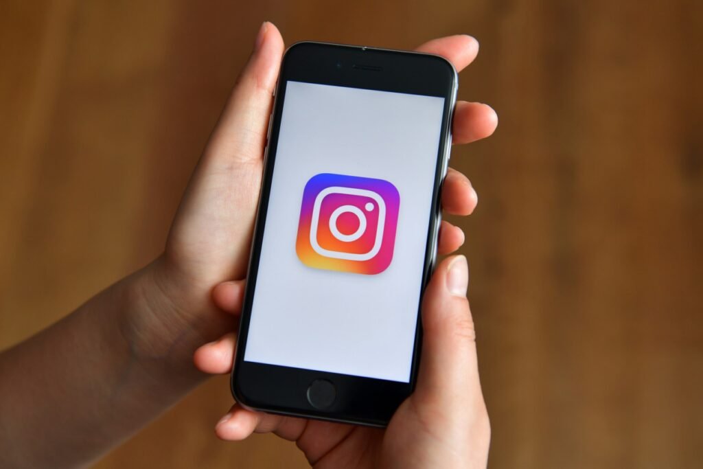 Should You Buy Instagram Followers UK? Benefits, Strategies, and FAQs